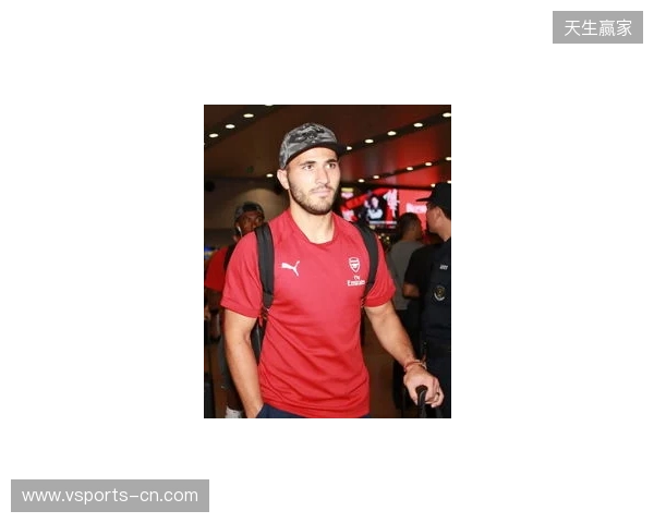 英超官方晒出图片:阿森纳U15全员抵达北京