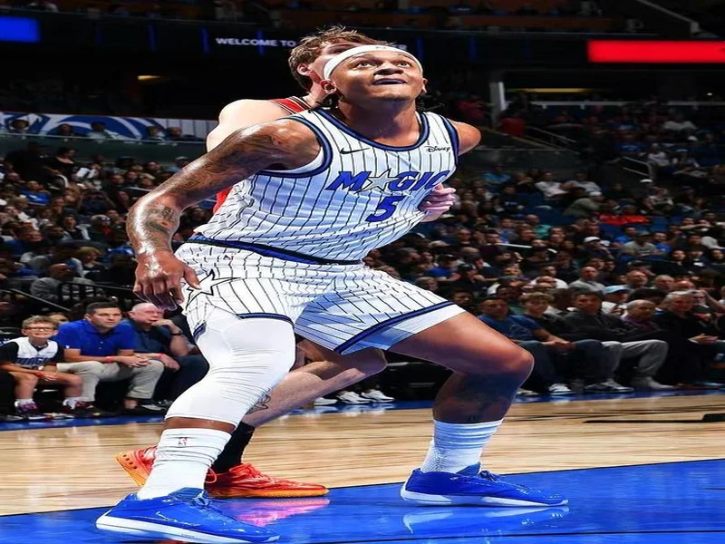 齐尔克泽晒在家看直播照片:我的天哪!!多古太牛了!